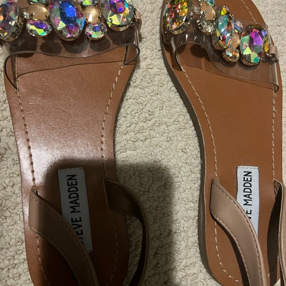 Steve Madden Tan Sandals with Iridescent Chunky Stud Jewel Embellishments Size 6 - Picture 4 of 5